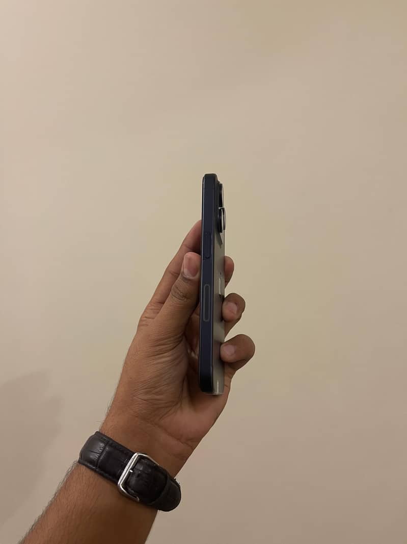 Apple iPhone 15 Pro 2