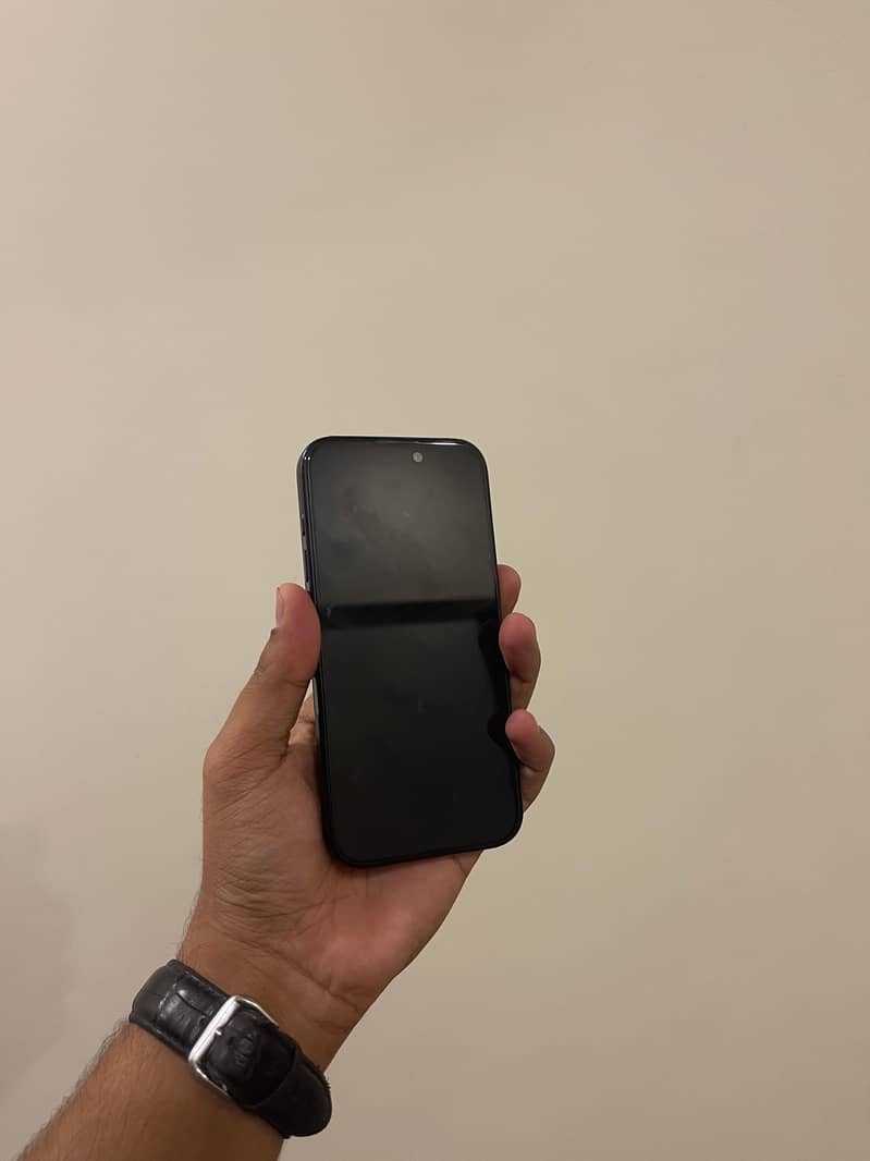 Apple iPhone 15 Pro 4