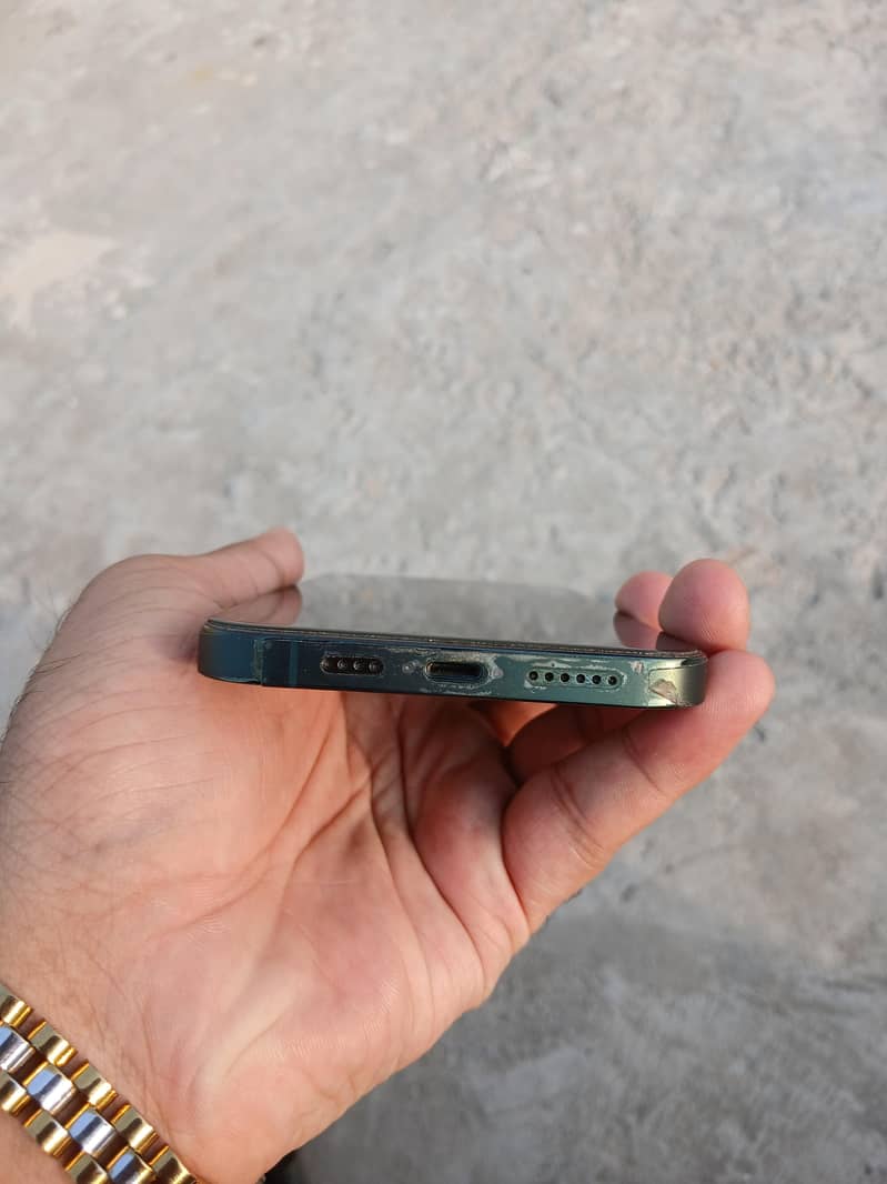 Apple iPhone 13 Pro Max 3