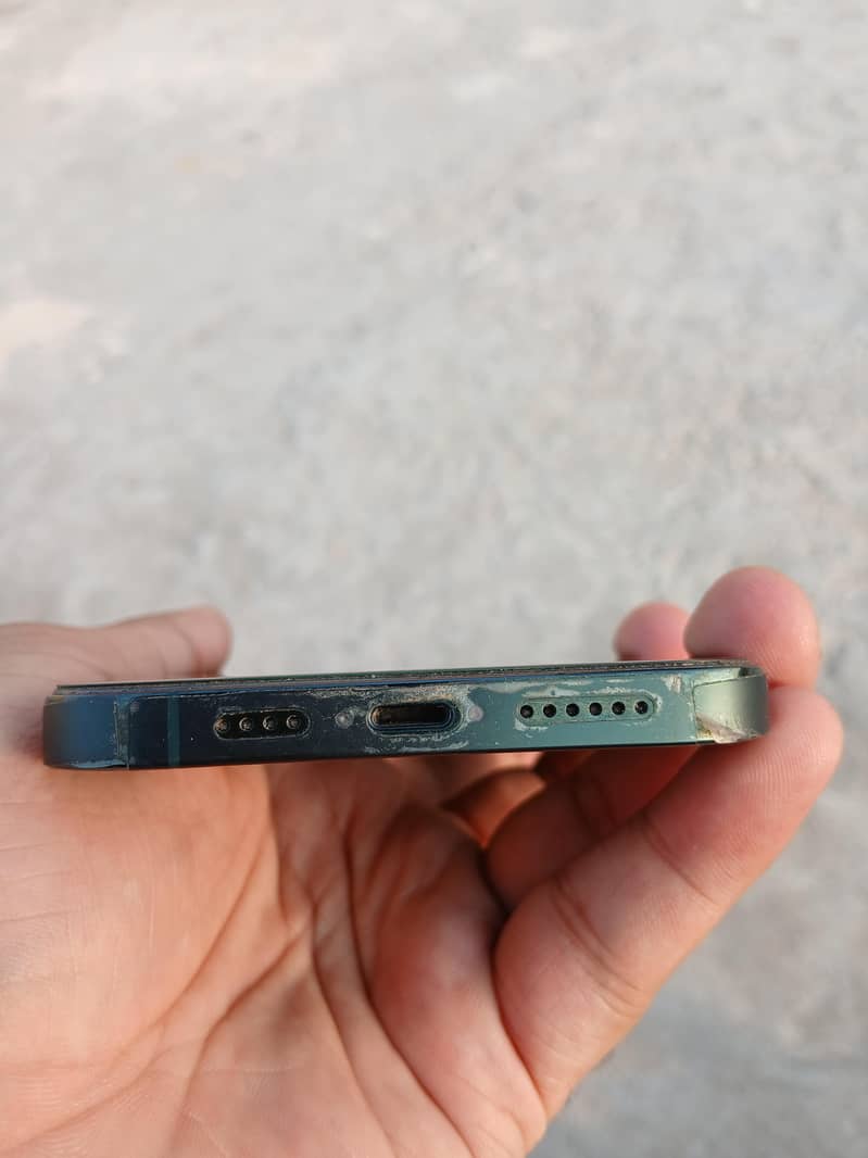 Apple iPhone 13 Pro Max 4