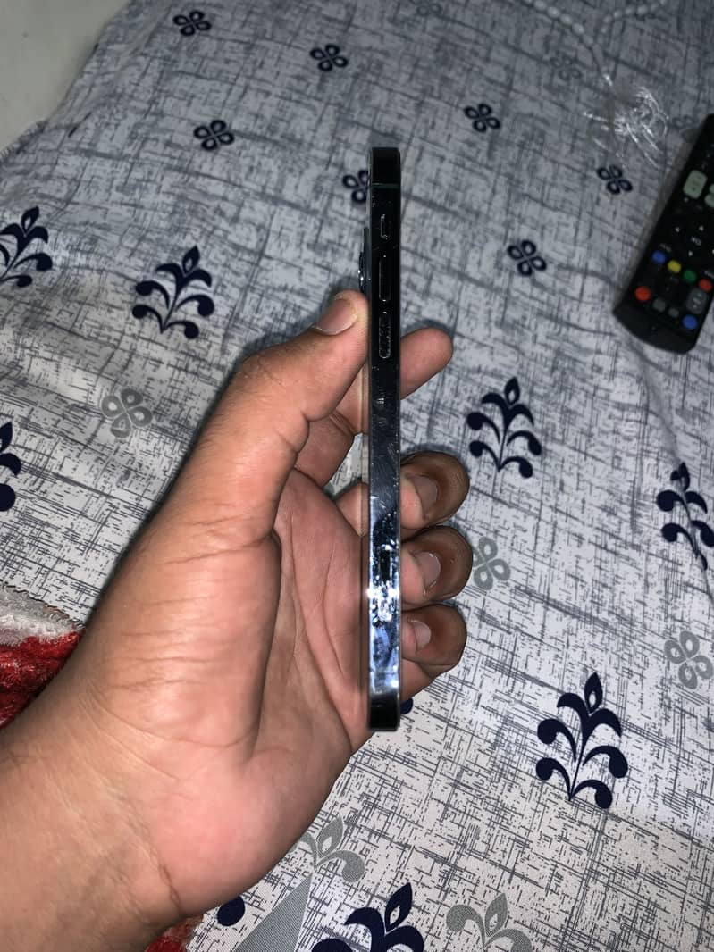 iPhone 12pto 3