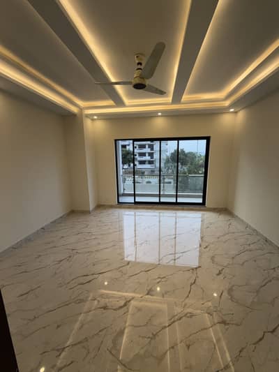 10 MARLA 3 BEDROOM LUXURY APARTMENTS IS AVAILABLE FOR SALE