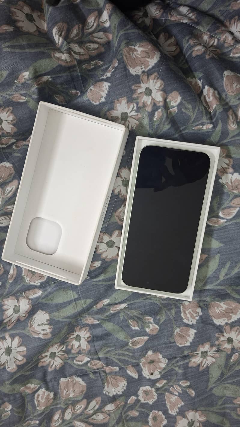 Apple iPhone 15 plus 3