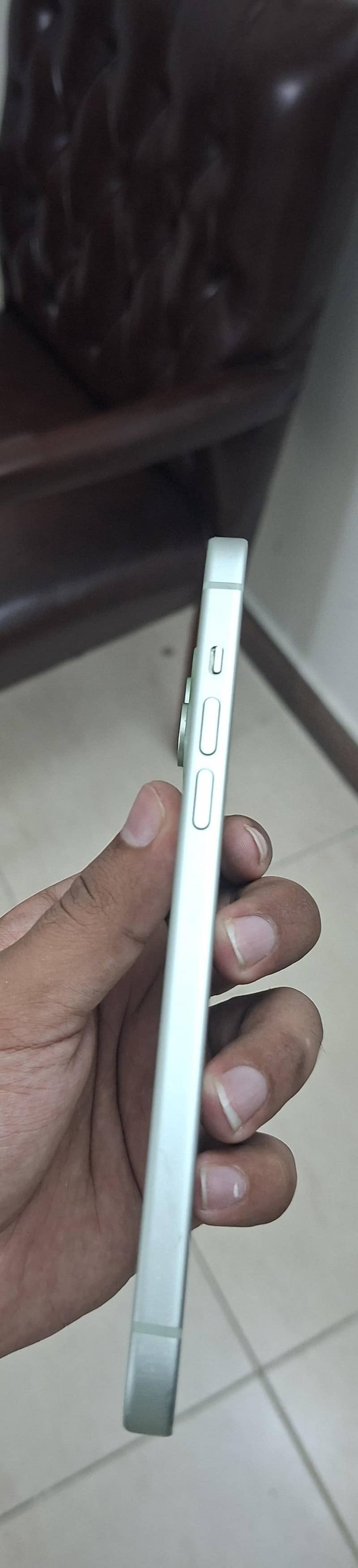 Apple iPhone 15 plus 6