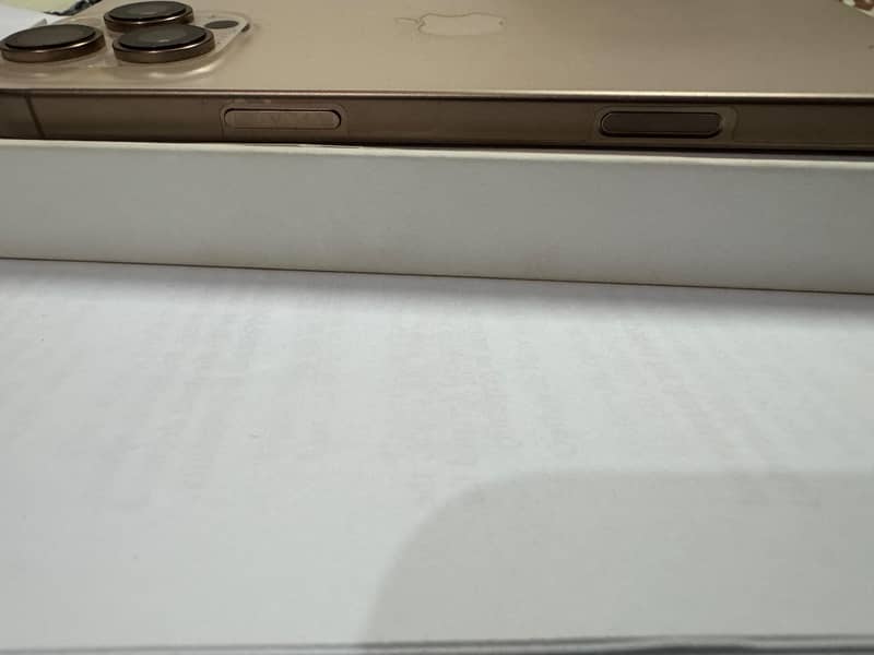 Apple iPhone 16 Pro Max 1