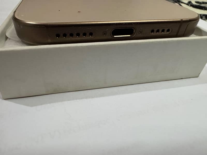Apple iPhone 16 Pro Max 3