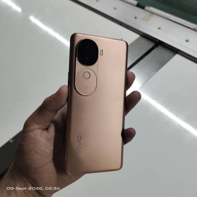 Vivo V40e all ok full box urgent sale
