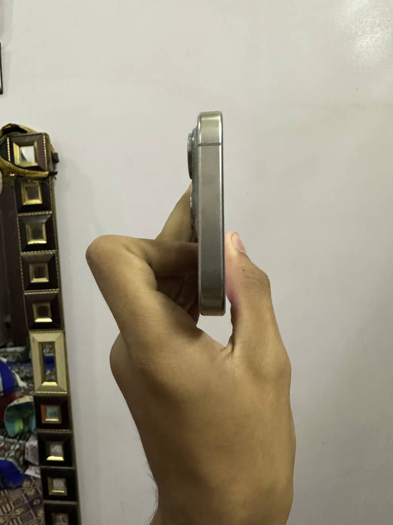 Iphone 15 pro 1