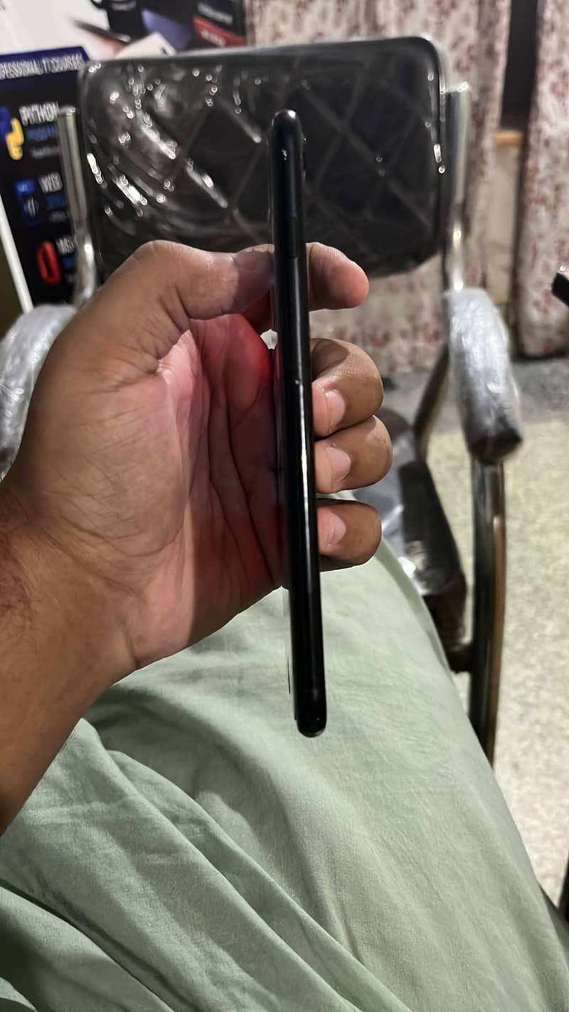 Apple iPhone 7 Plus 3