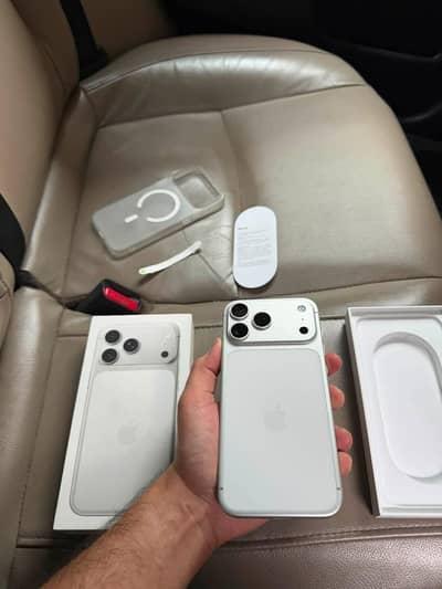 Apple iPhone 17 Pro Max like new 10/10 urgent