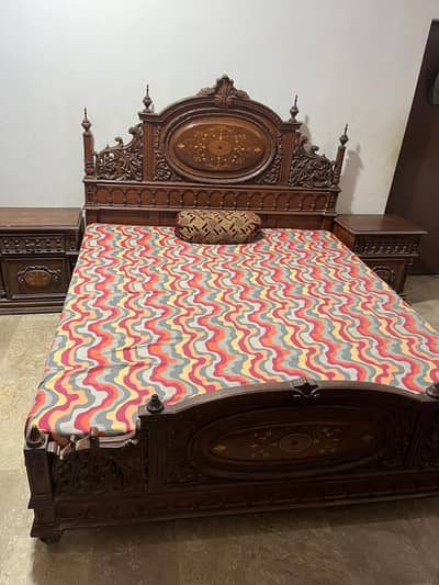king size chinot bed and dressing table