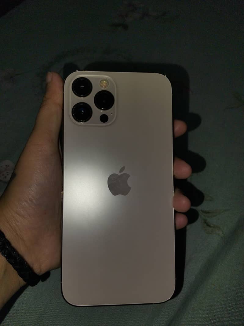 Apple iPhone 12 Pro Max 4