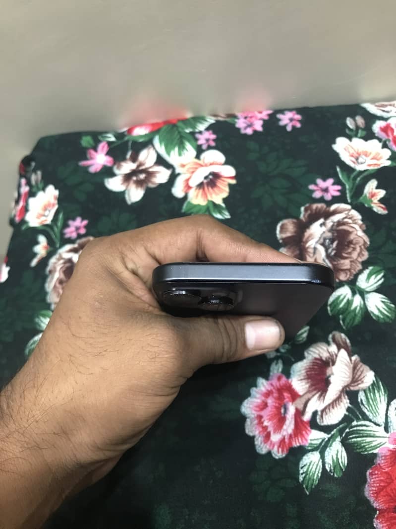Apple iPhone 15 2