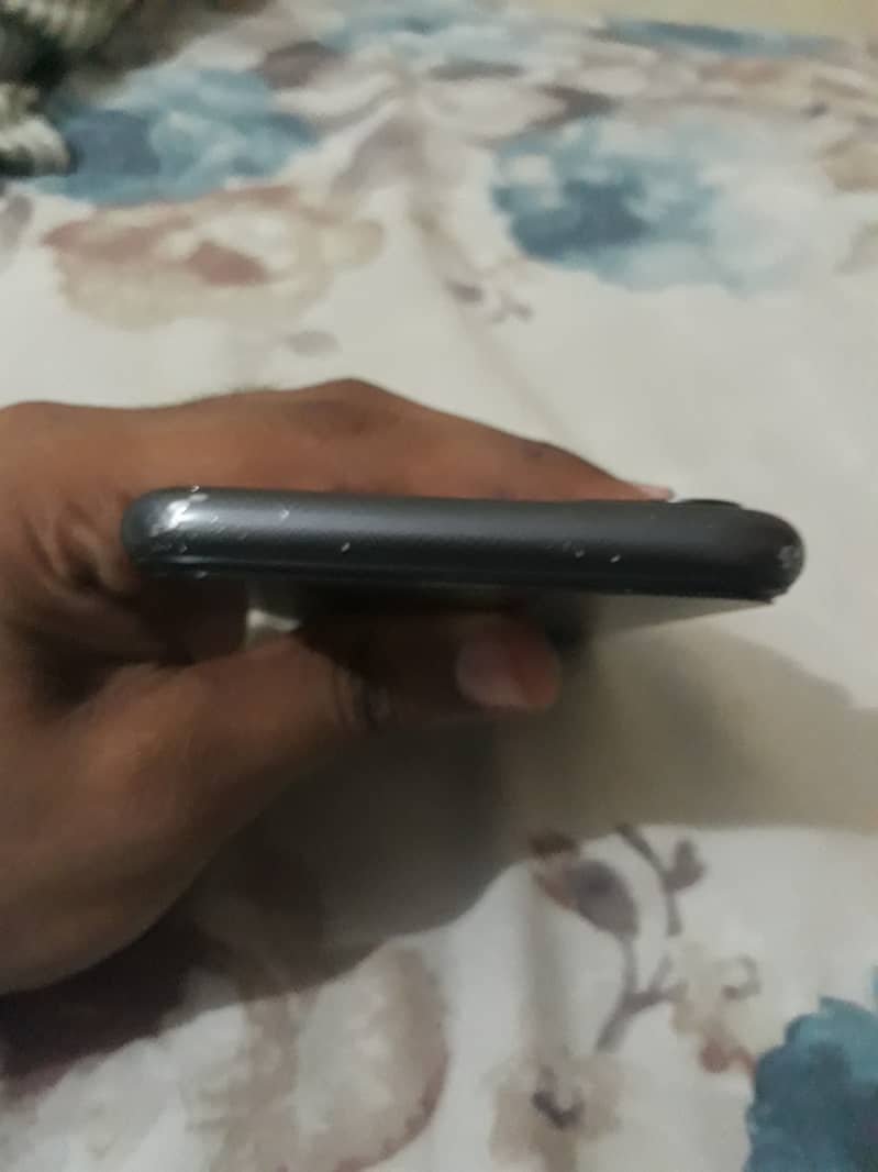 Apple iPhone 11 2