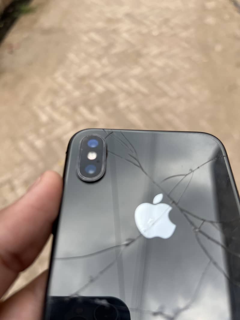 Apple iPhone X 4