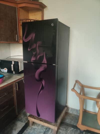 Medium Size Refrigerator Fridge Good Condition