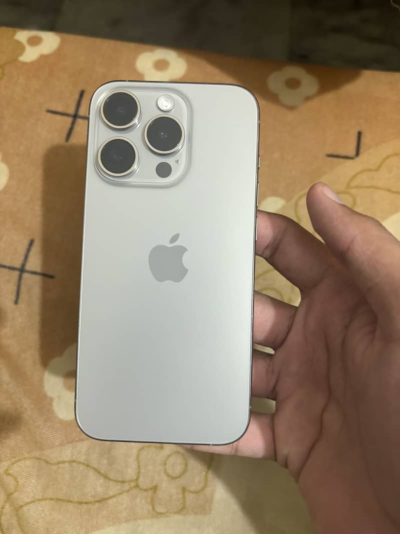 Apple iPhone 15 Pro 0