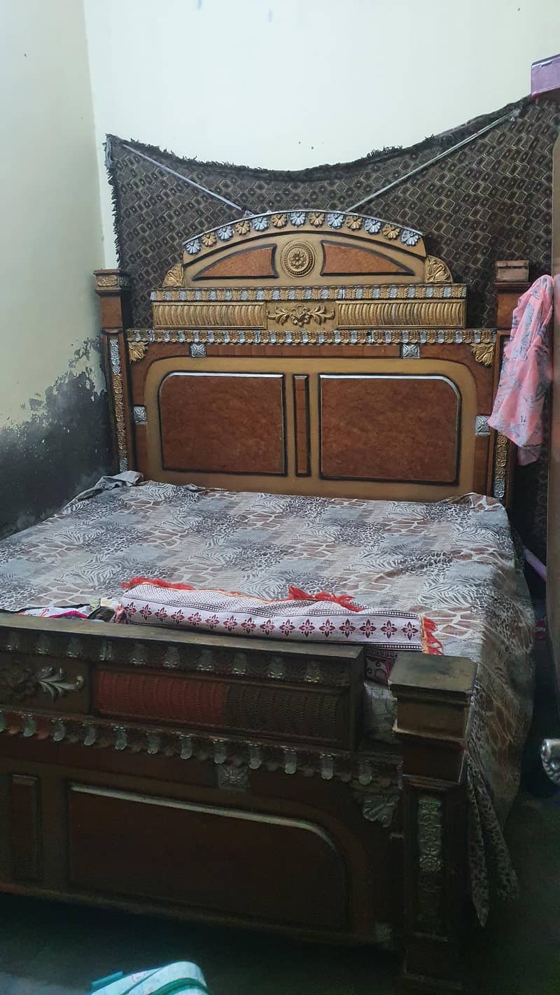 king size bed 0