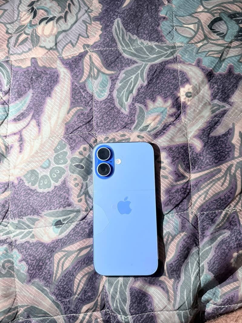 Apple iPhone 16 0