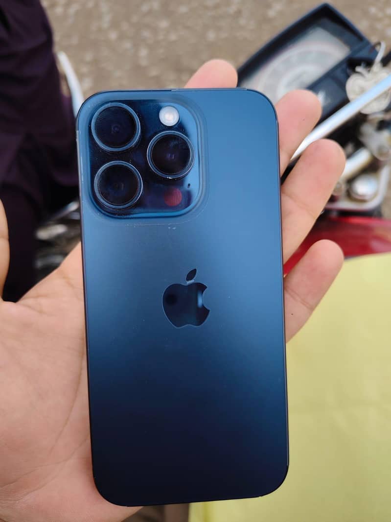 Apple iPhone 15 Pro 0