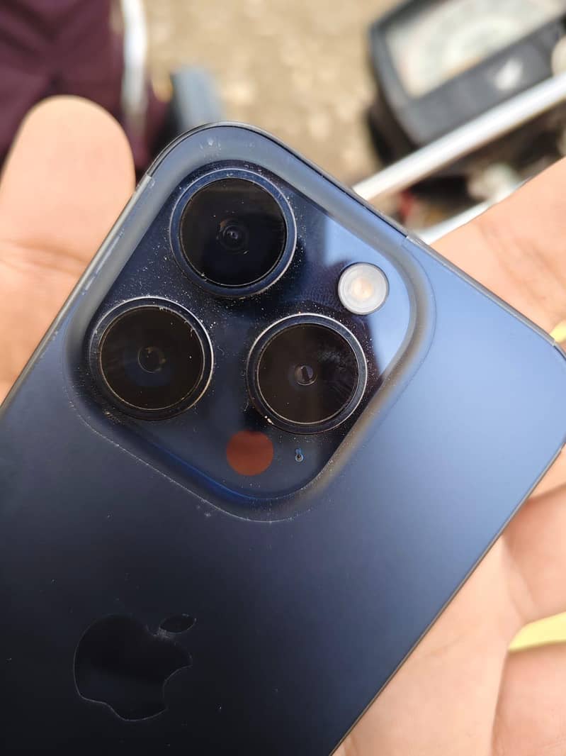 Apple iPhone 15 Pro 6