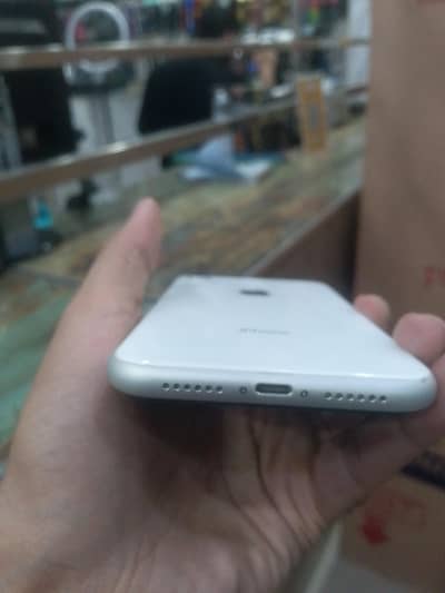 Apple iPhone XR