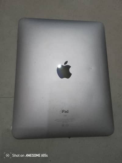 Apple ipad 16GB 10/10 condition sealed All okaY best For kids.