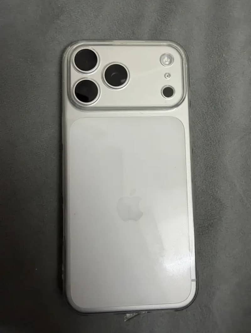 Apple iPhone 17 Pro Max 0