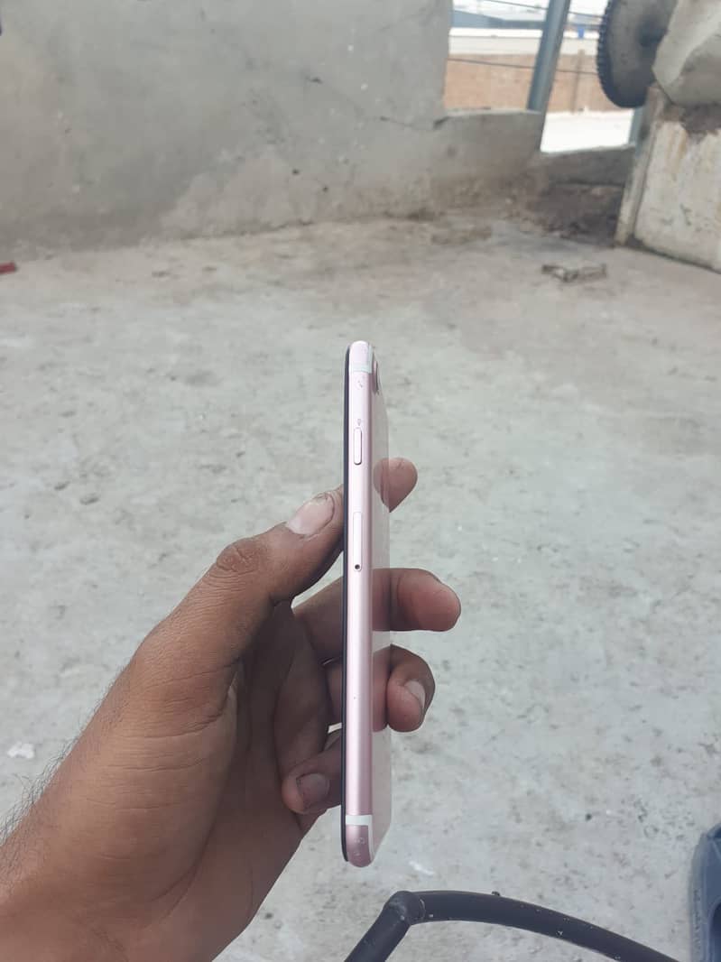 Apple iPhone 7 2