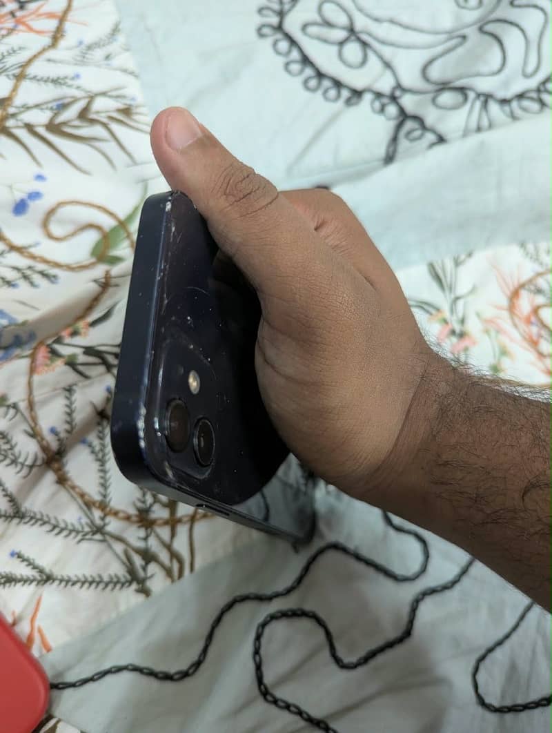 Apple iPhone 12 3