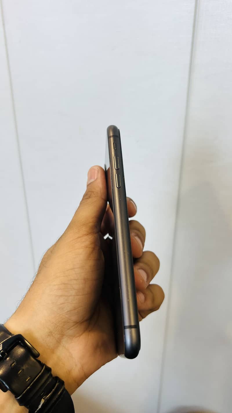 Apple iPhone 11 2