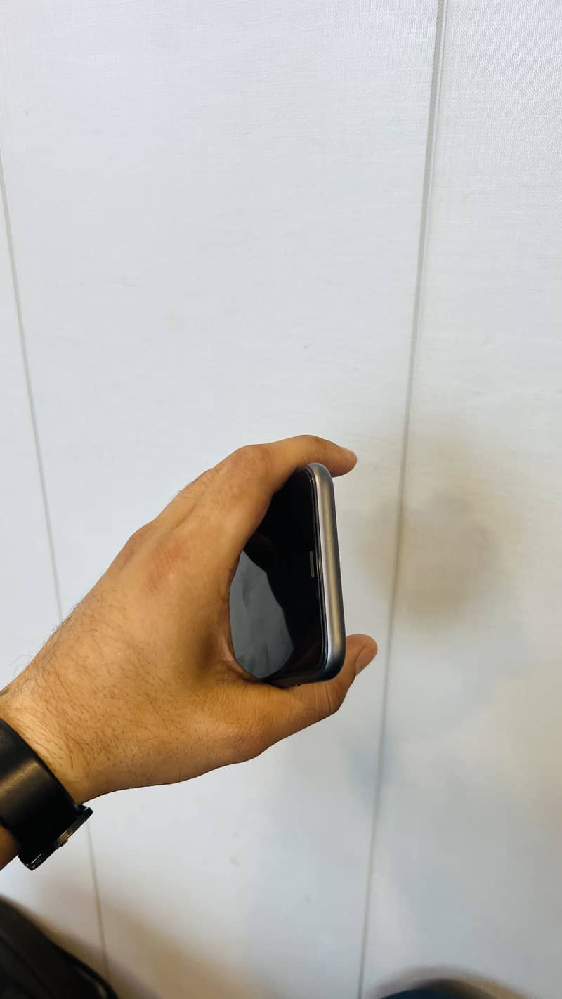 Apple iPhone 11 5