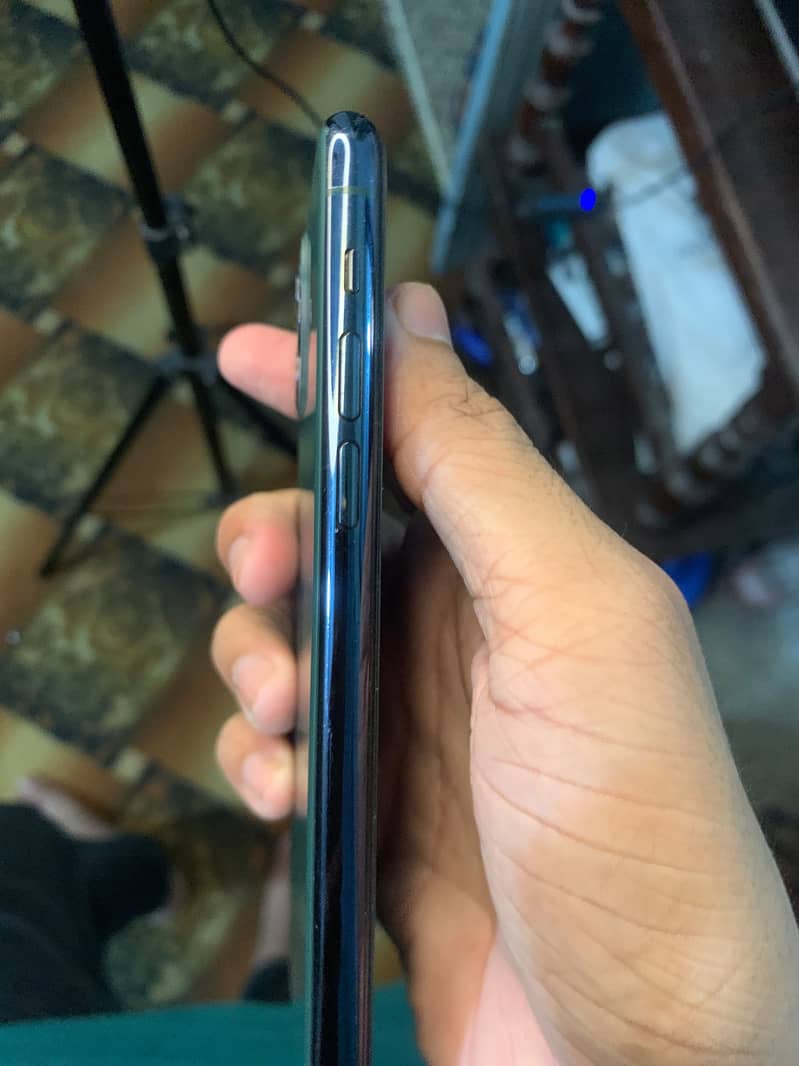 iPhone 11 Pro FU 4