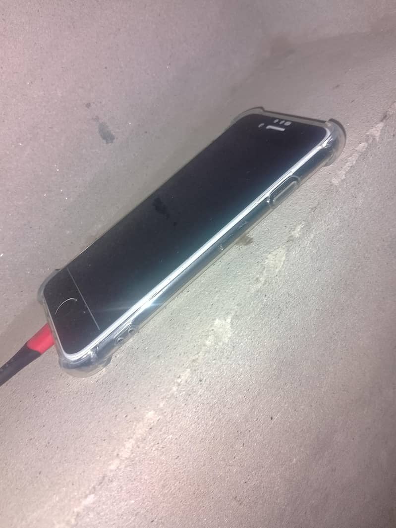 Apple iPhone 7 2