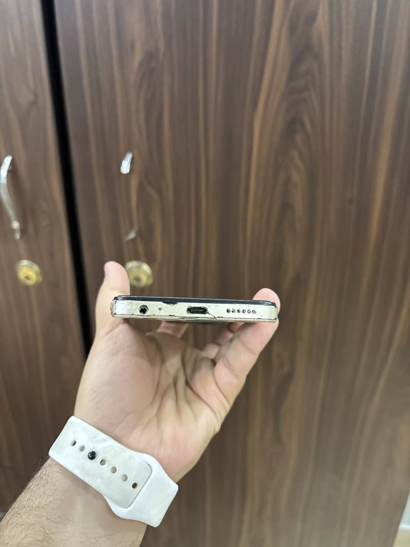 Tecno Spark 20C 4