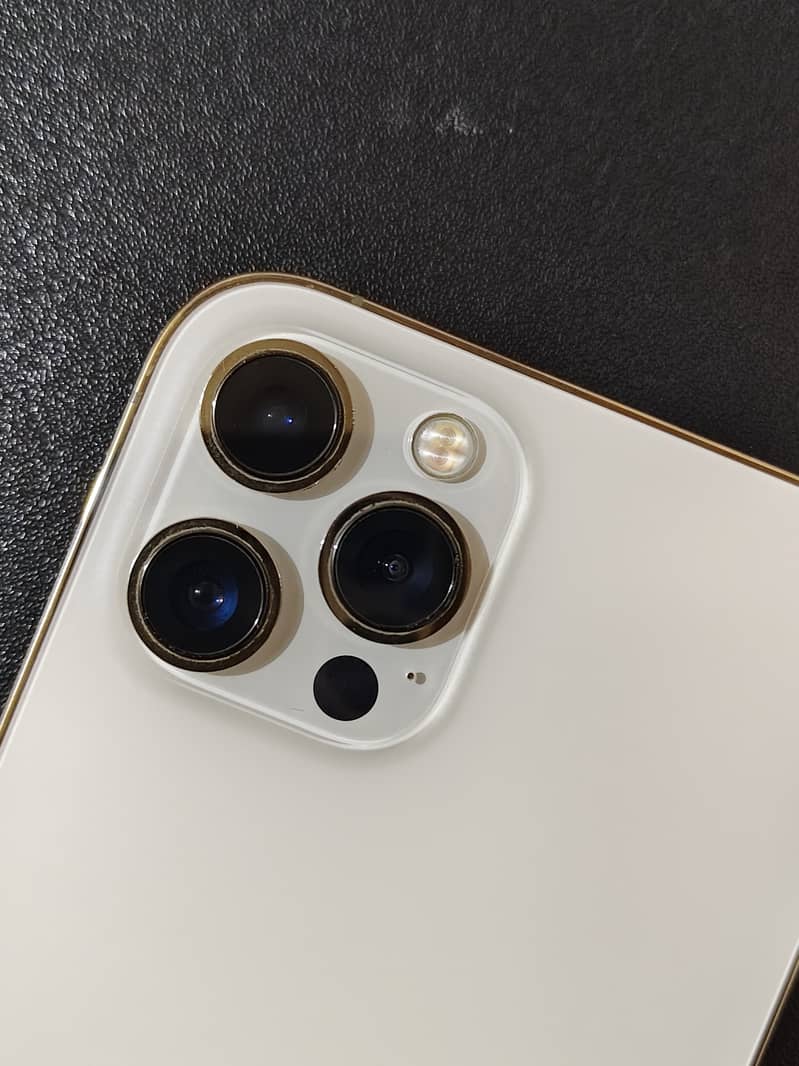 Apple iPhone 12 Pro Max 4