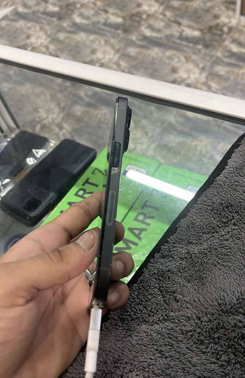 Apple iPhone 14 Pro 1