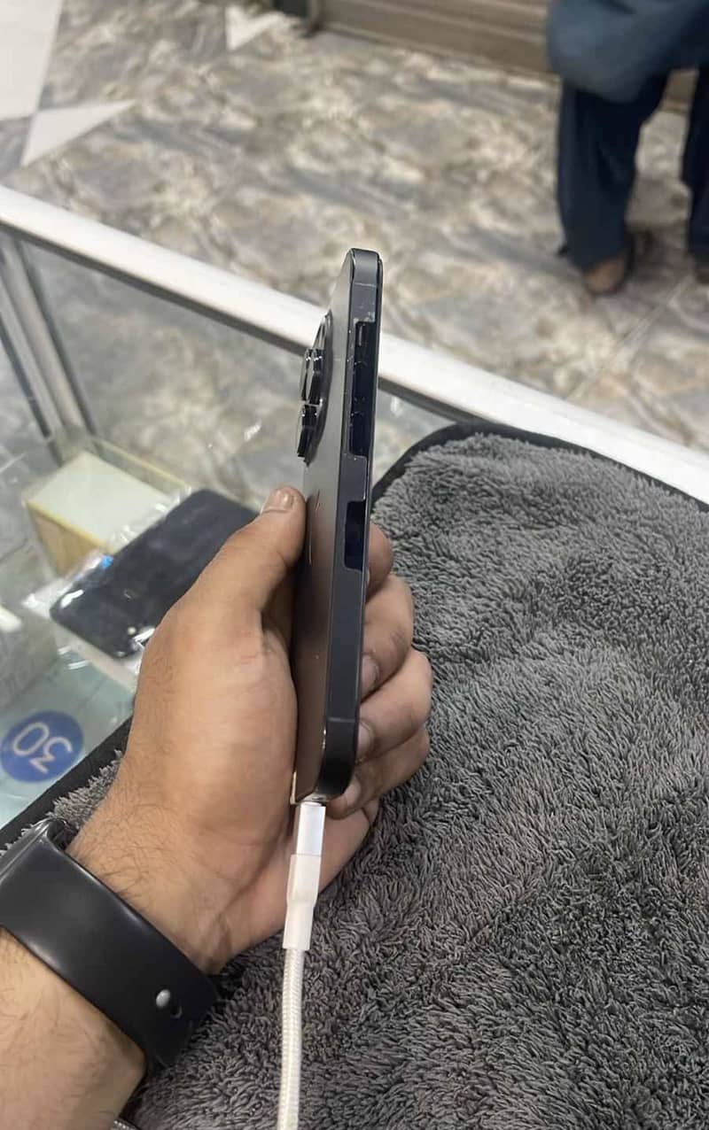 Apple iPhone 14 Pro 3