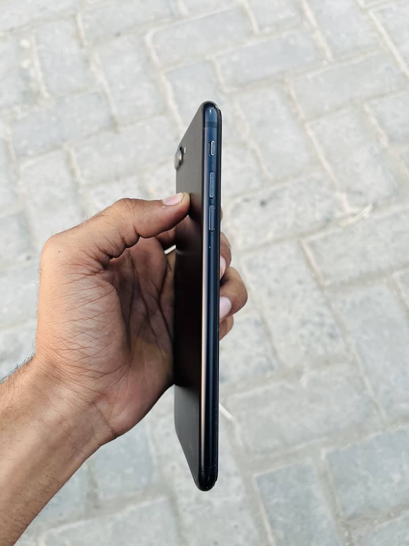 Apple iPhone 7 Plus 4