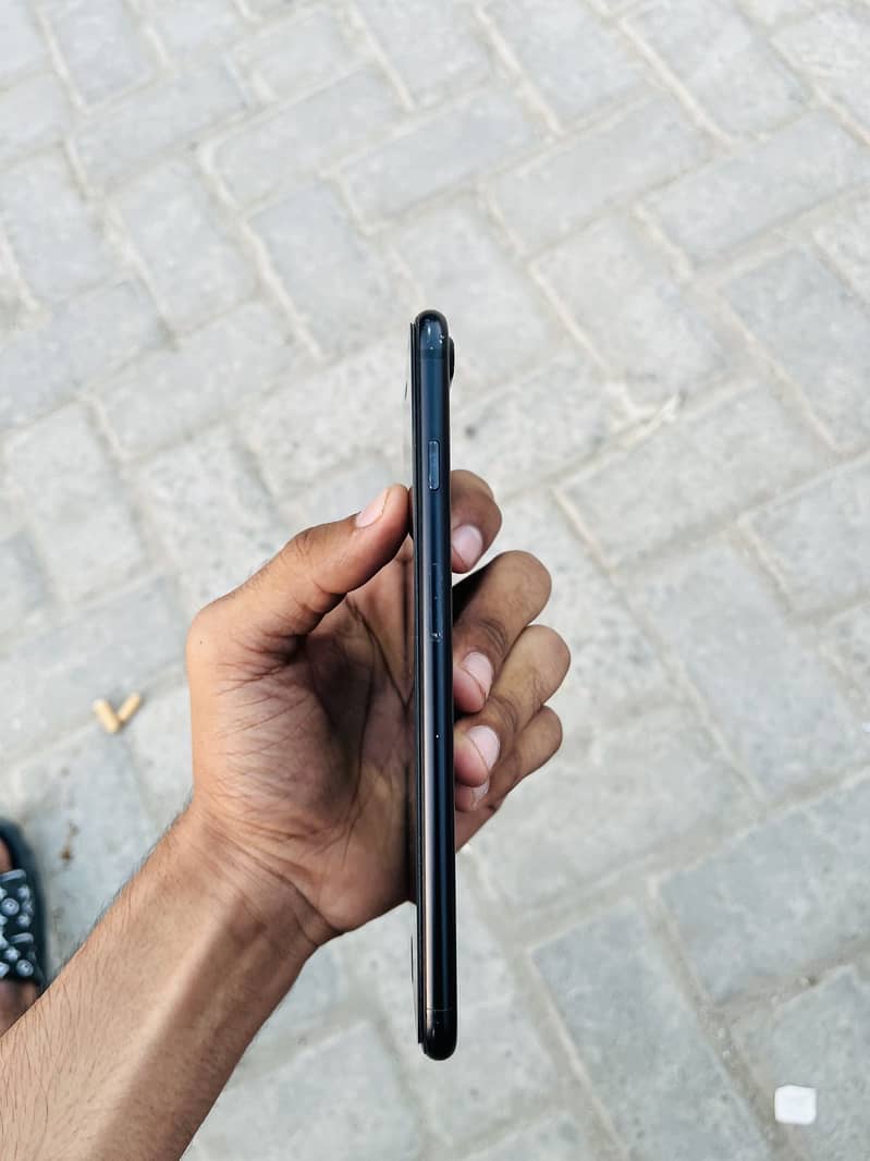 Apple iPhone 7 Plus 1