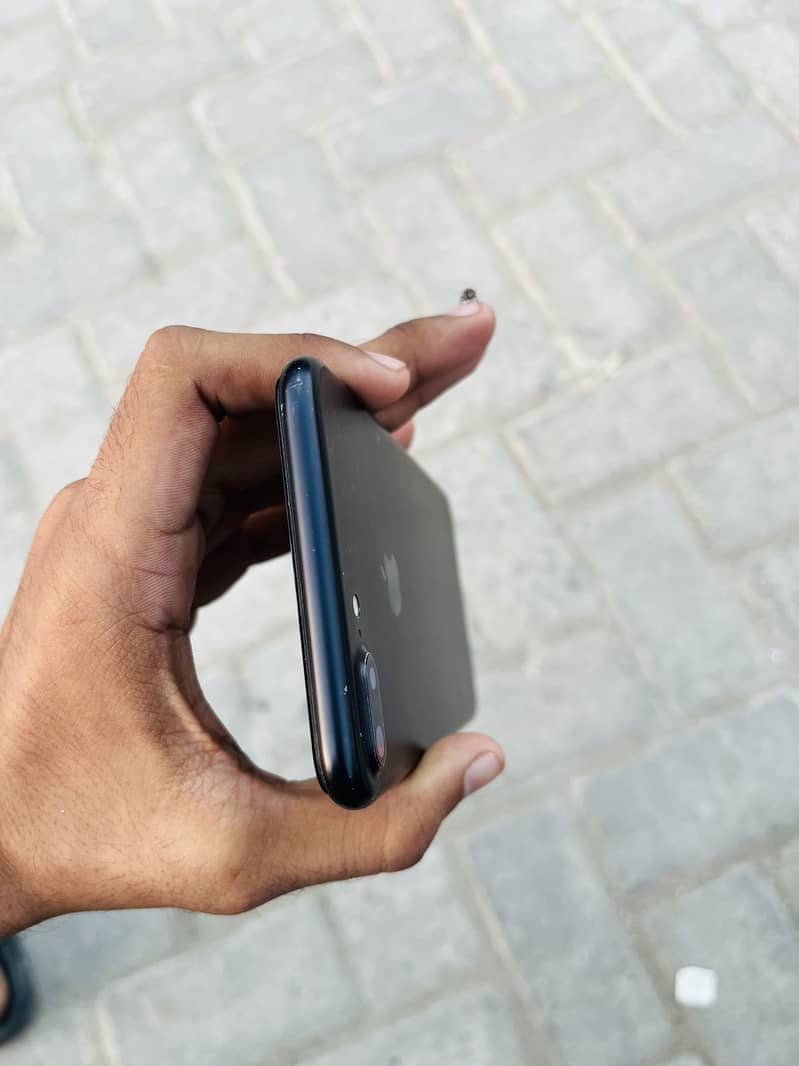 Apple iPhone 7 Plus 2