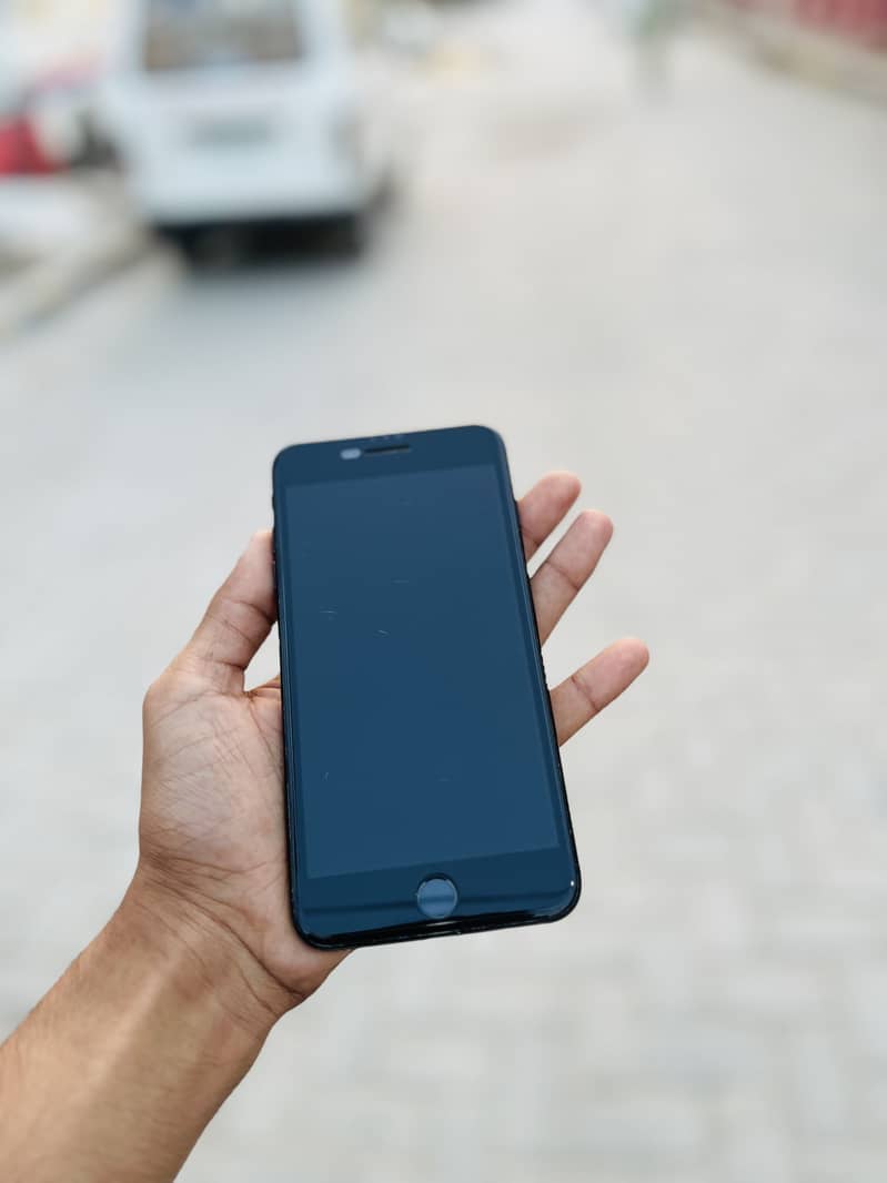 Apple iPhone 7 Plus 5