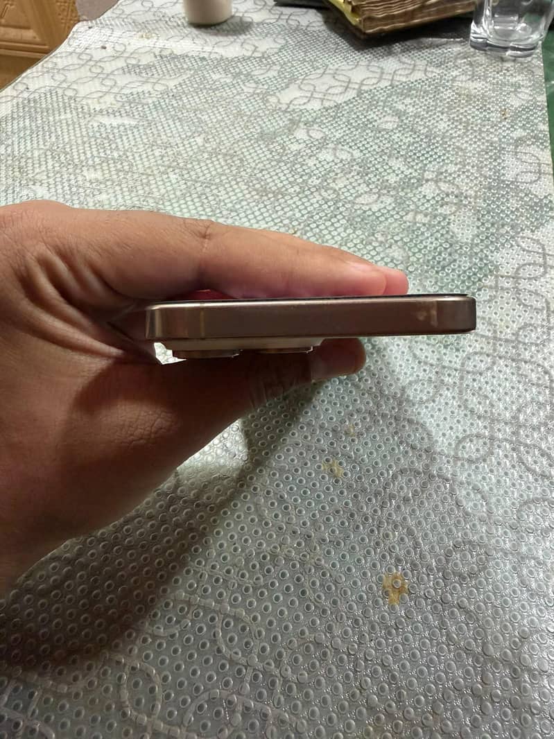 Apple iPhone 16 Pro Max 0