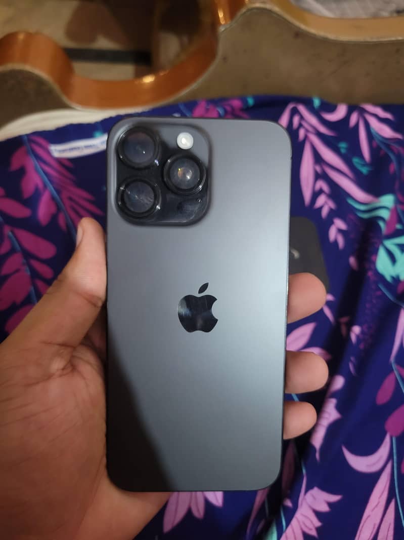 Apple iPhone 15 Pro Max 7