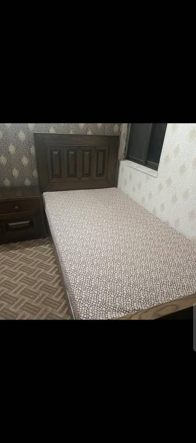 I want to sell my single bed with mattress in good condition . mattress