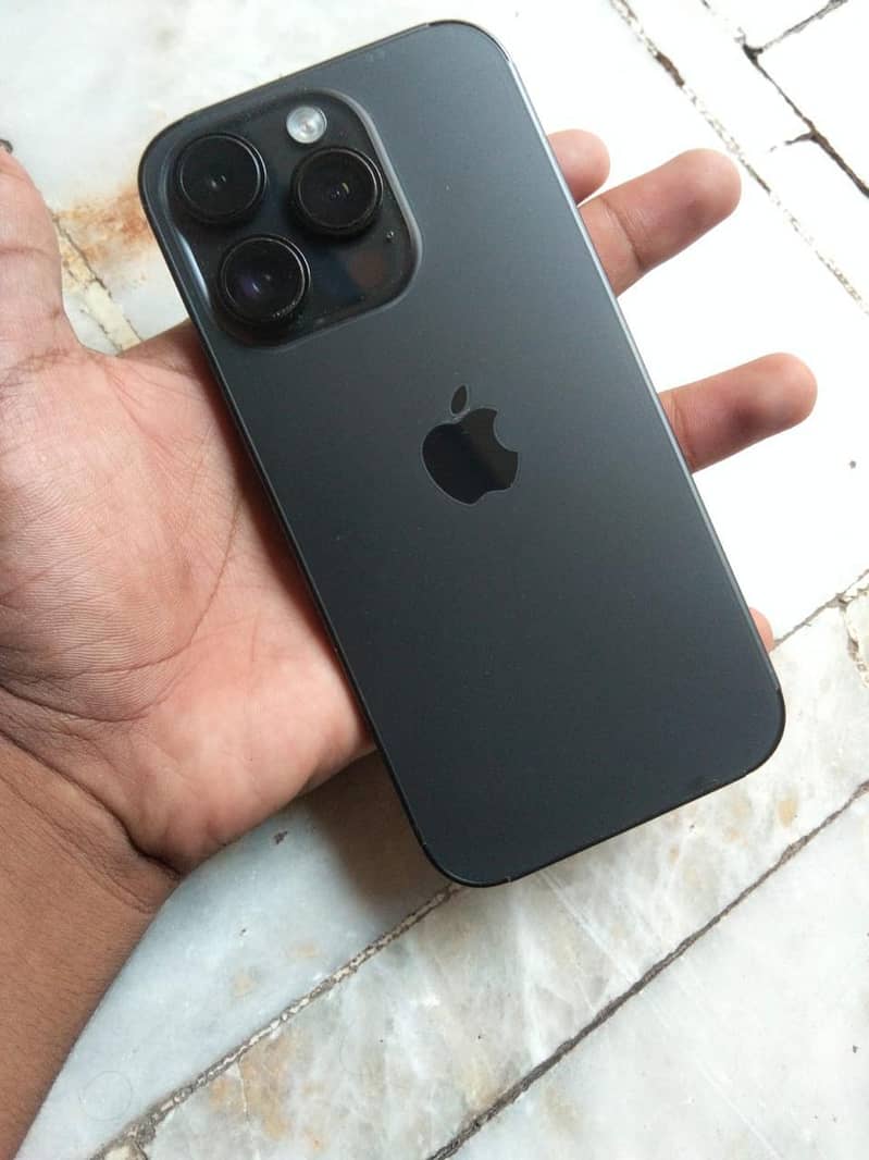 Apple iPhone 14 Pro 0