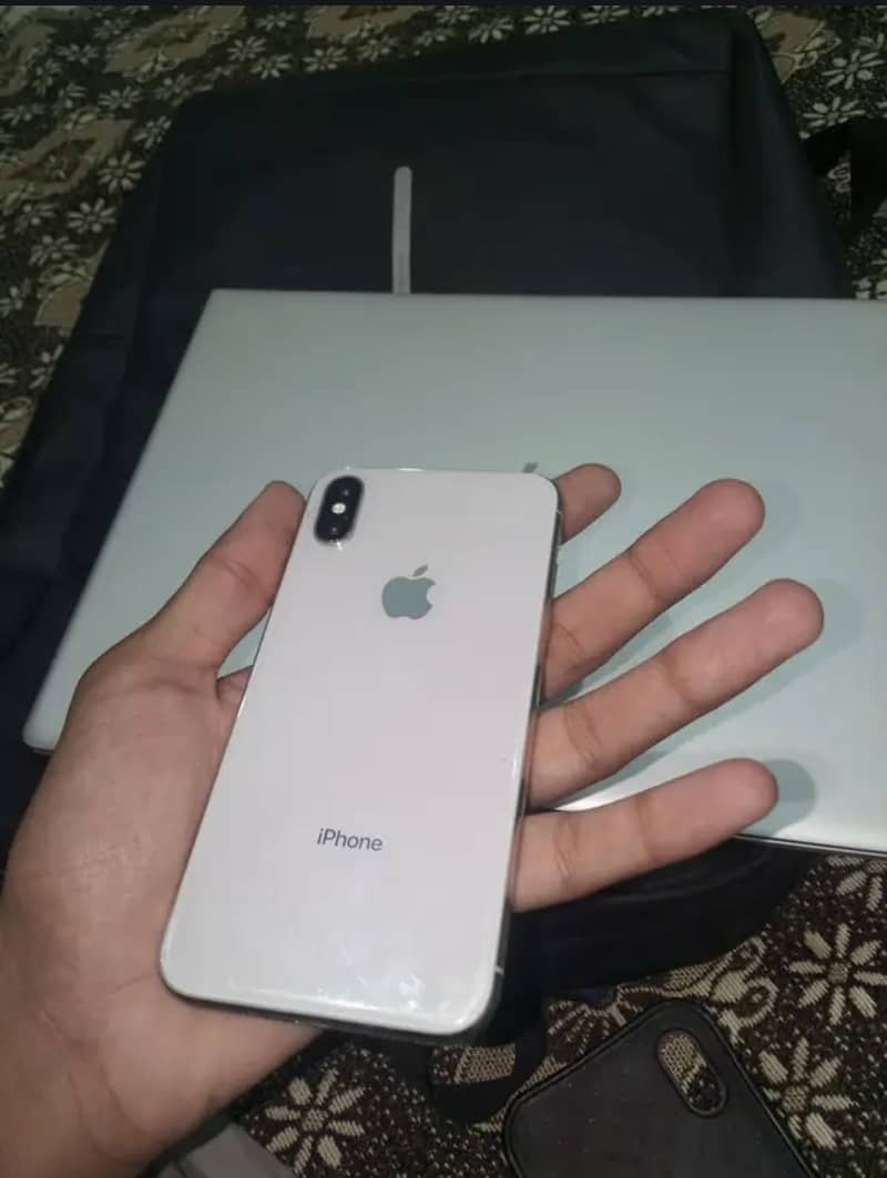 Apple iPhone X (urgent sale) 2