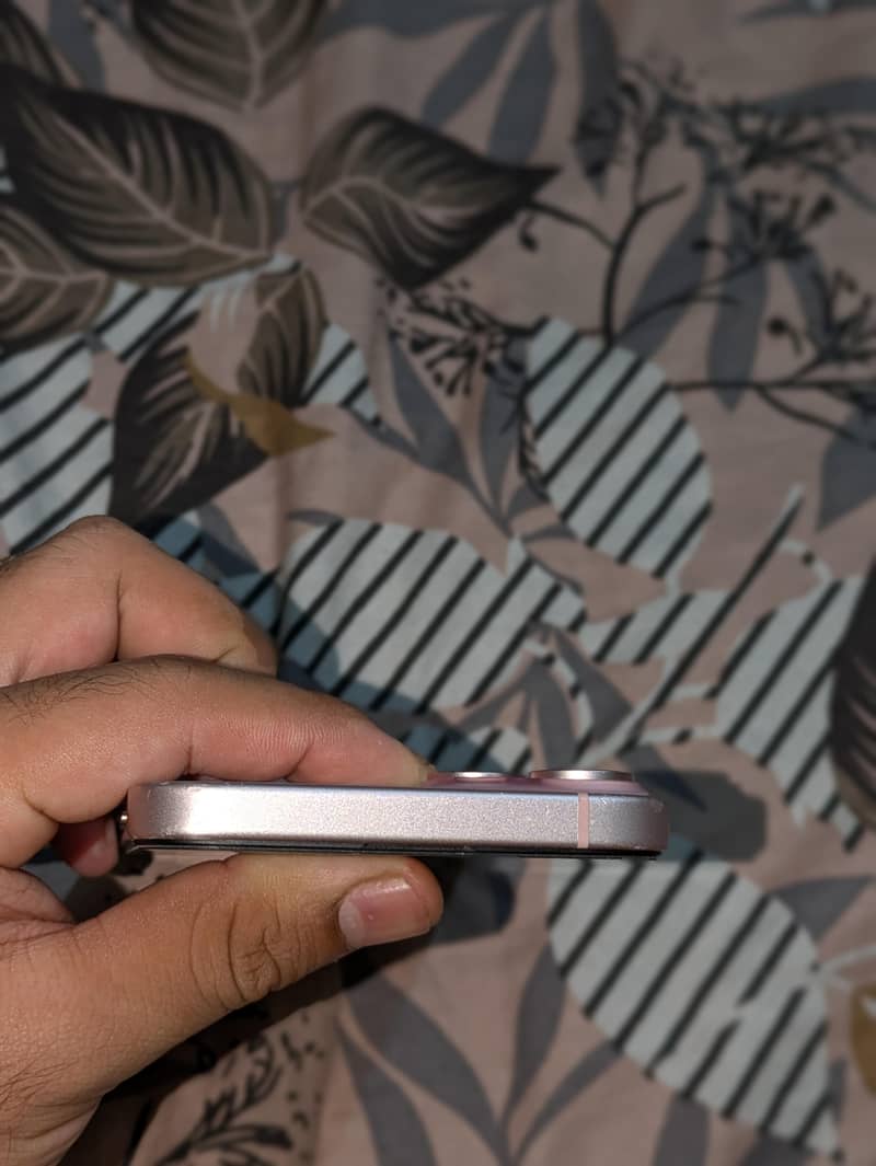 Apple iPhone 15 plus 2