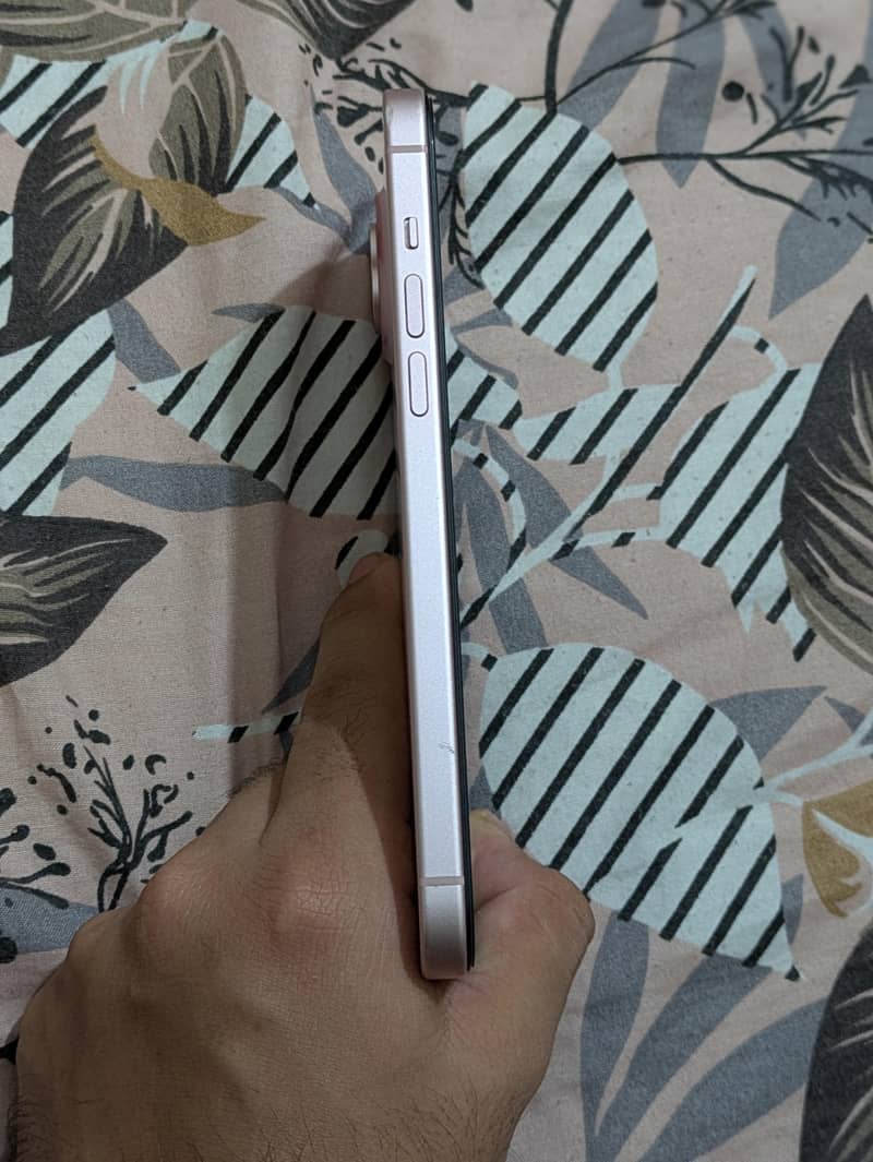 Apple iPhone 15 plus 5