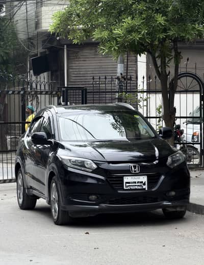 Honda Vezel Hybrid XL Package 2014/2015 – Mint Condition